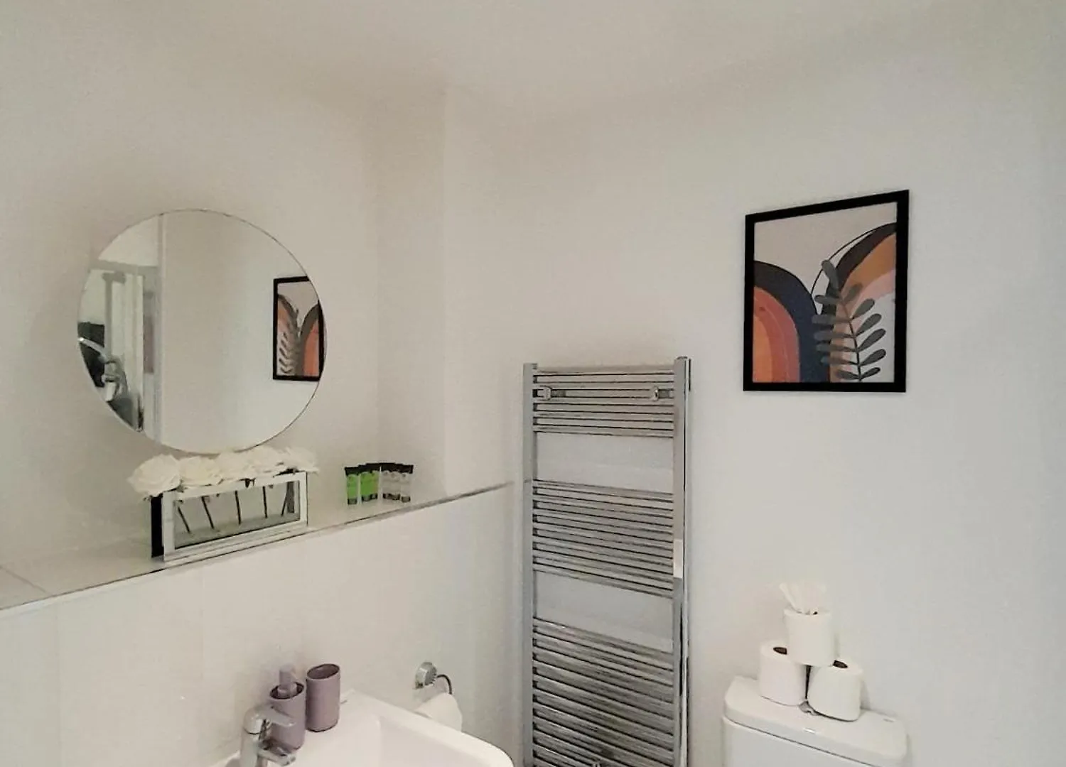 Holiday home 3Br House With 3 Bathrooms - Families - Professionals - Relocators - Nec - Bhx - Hs2 - Jlr - Travel Cot Available - Pets Welcome - Free Parking Birmingham