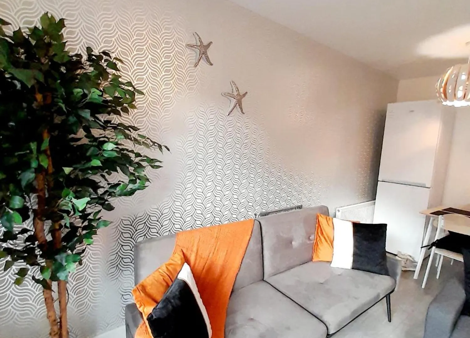 3Br House With 3 Bathrooms - Families - Professionals - Relocators - Nec - Bhx - Hs2 - Jlr - Travel Cot Available - Pets Welcome - Free Parking Birmingham