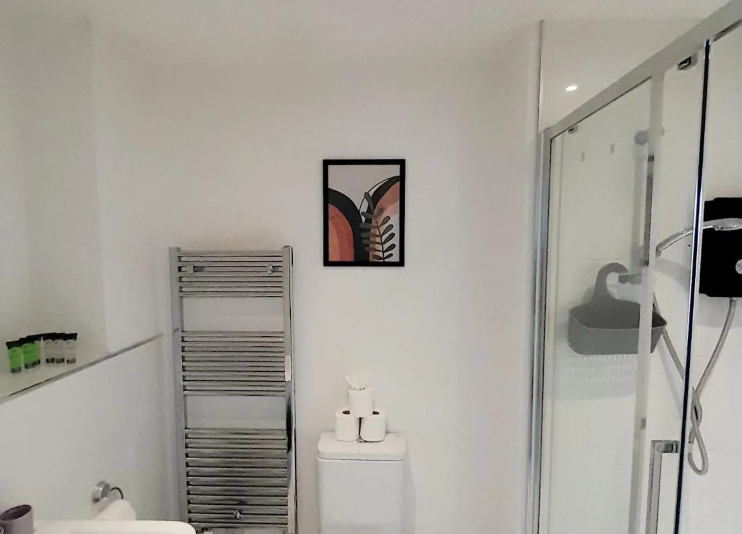 Holiday home 3Br House With 3 Bathrooms - Families - Professionals - Relocators - Nec - Bhx - Hs2 - Jlr - Travel Cot Available - Pets Welcome - Free Parking Birmingham United Kingdom